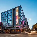 Moxy Chicago Downtown